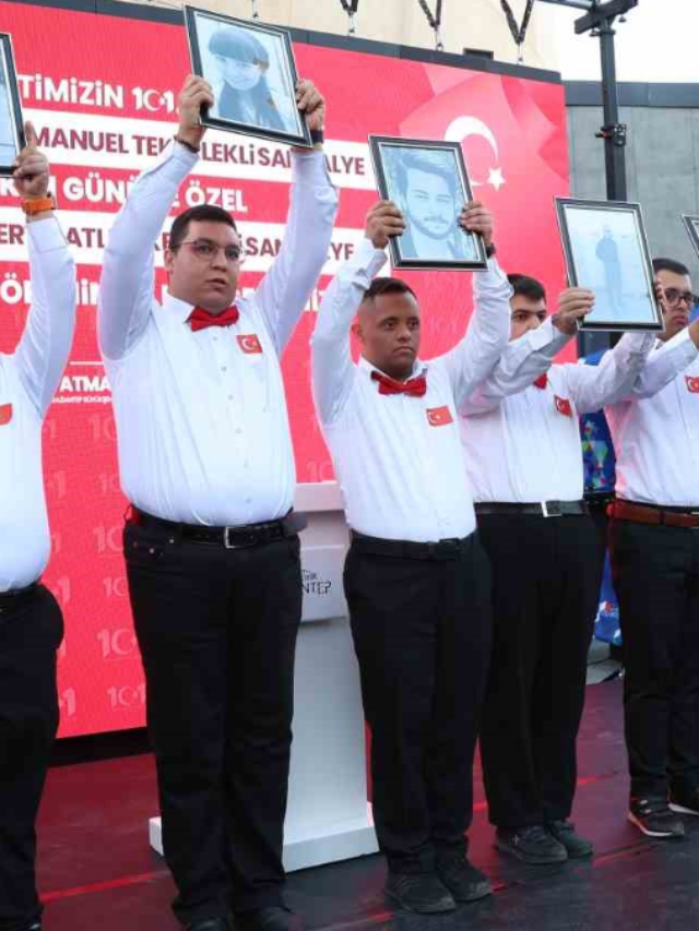 Gaziantep de Down Sendromlu Bireylerden TUSAS Şehitlerine Saygı