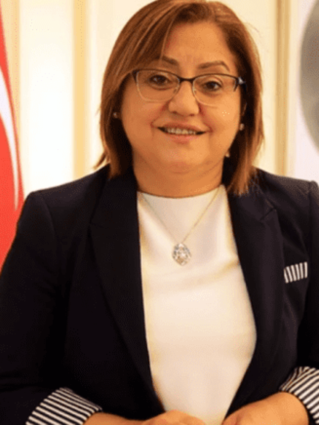 Fatma Şahin Gözyaşlarına Boğuldu