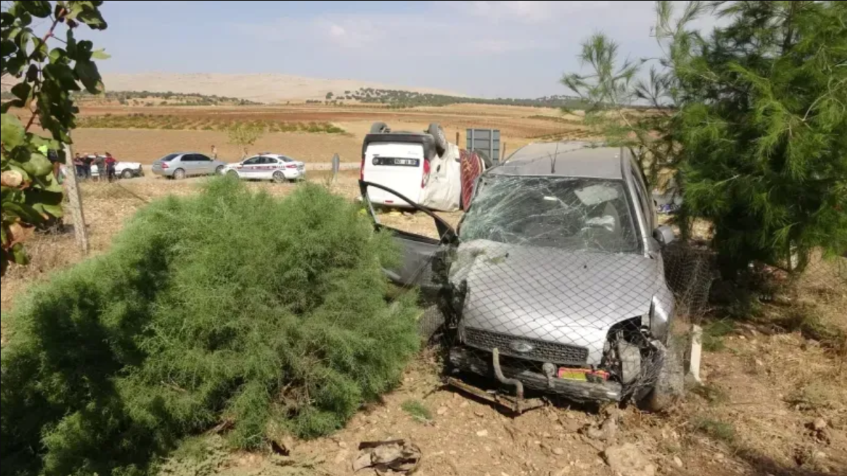 Gaziantep Adıyaman Yolunda Kaza 1 Ölü 1 Yaralı