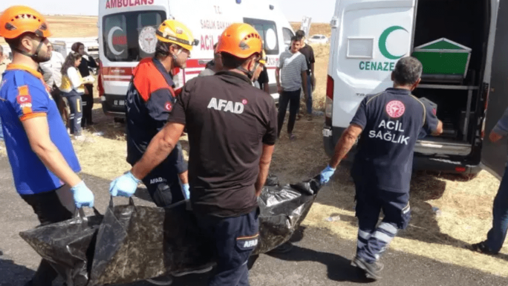 Gaziantep Adıyaman Yolunda Kaza 1 Ölü 1 Yaralı