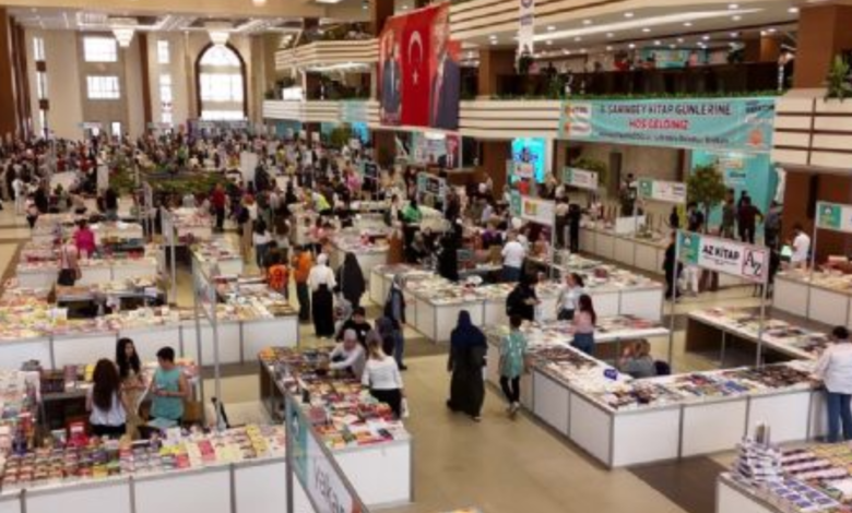 Kitap Fuarına 2 Milyona Yakın Ziyaretçi