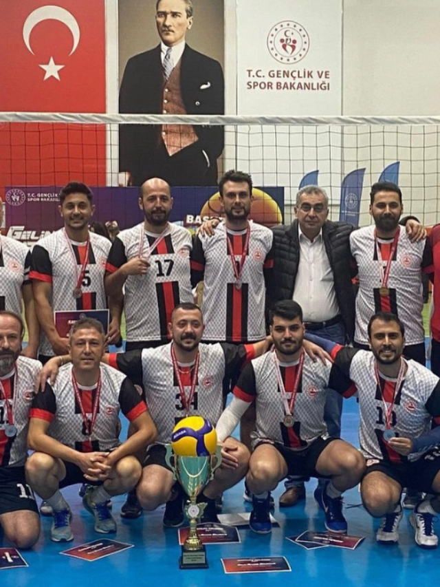 Gaziantep İslahiye Voleybol Takımı Türkiye 2 ncisi