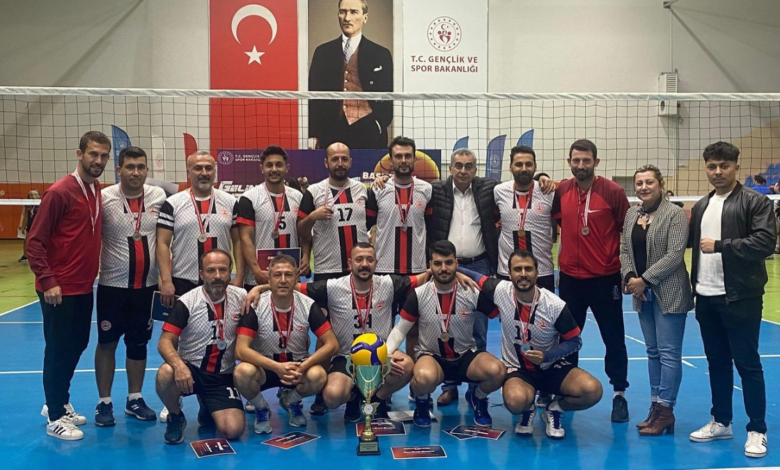 Gaziantep İslahiye Voleybol Takımı Türkiye 2 ncisi