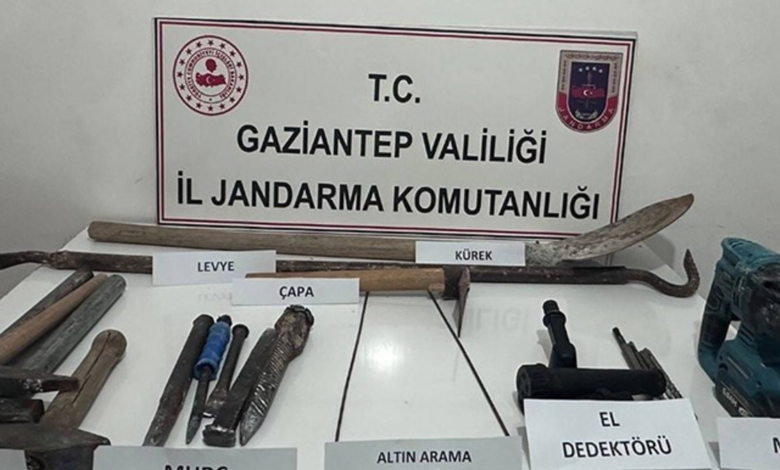 Gaziantep te Kaçak Kazı Yapan 3 Defineci Yakalandı