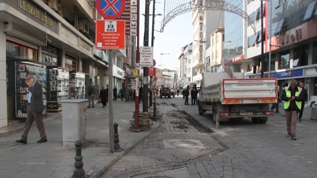 Gaziantep Büyükşehir Belediyesi Suburcu ve Karagöz de Çalışmalara Başladı