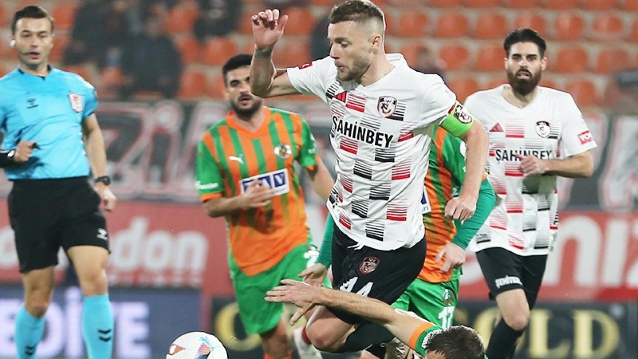 Alanyaspor, Gaziantep FK'yı 3-0 Mağlup Etti