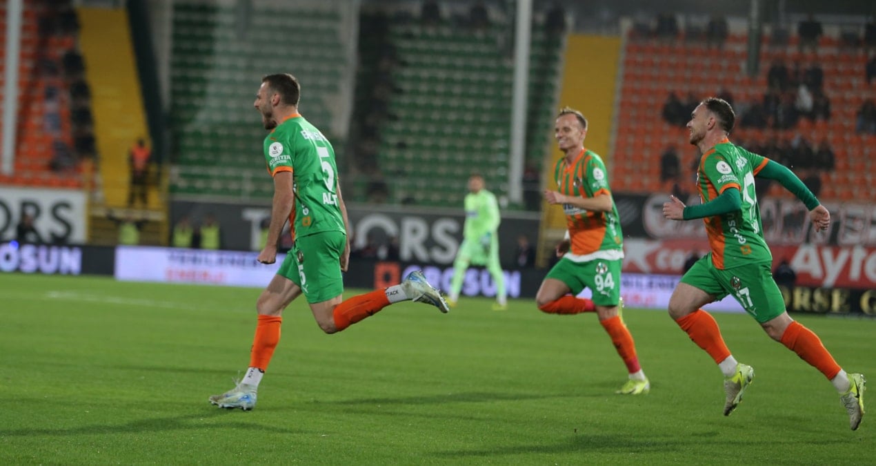 Alanyaspor, Gaziantep'i 3-0 Mağlup Etti