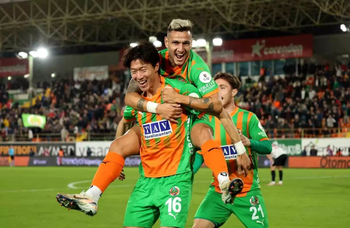 Alanyaspor'un Gaziantep FK'ya 3-0 Galibiyeti