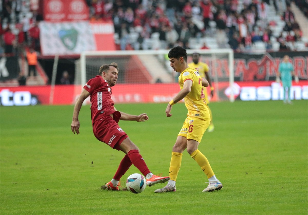 Antalyaspor, Kayserispor'u 2-0 Yenerek Galibiyet Serisini Sürdürdü