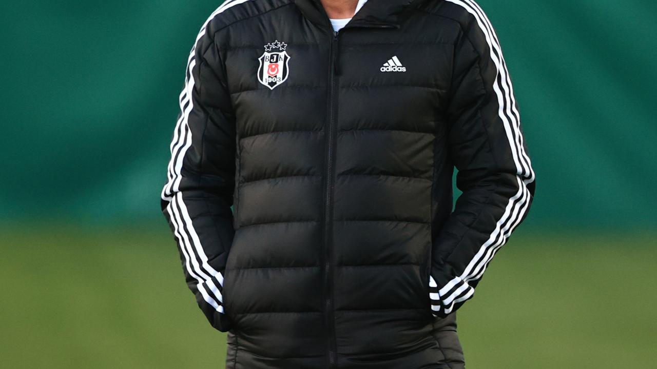 Beşiktaş'ın İlk Yarısı: Şampiyonluk Yarışından Uzaklaşma ve Teknik Direktör Değişikliği