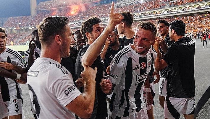 Beşiktaş'ın İlk Yarısı: Şampiyonluk Yarışından Uzaklaşma ve Teknik Direktör Değişikliği