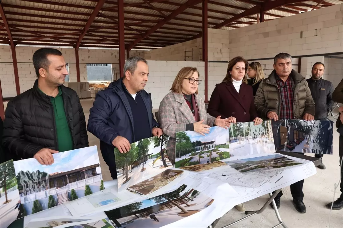 Fatma Şahin Emekliler Lokali İnşaatında İncelemelerde Bulundu