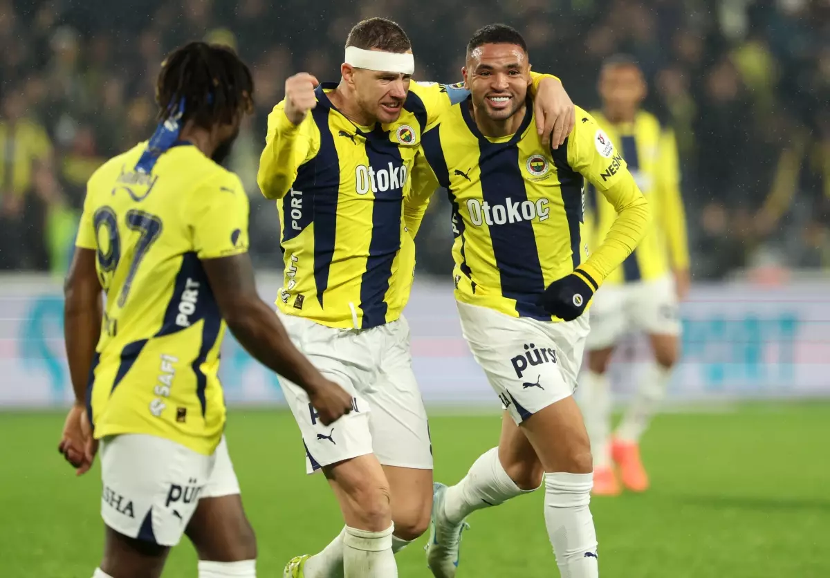 Fenerbahçe, Başakşehir'i 3-1 Mağlup Ederek 35 Puanla Yükseldi