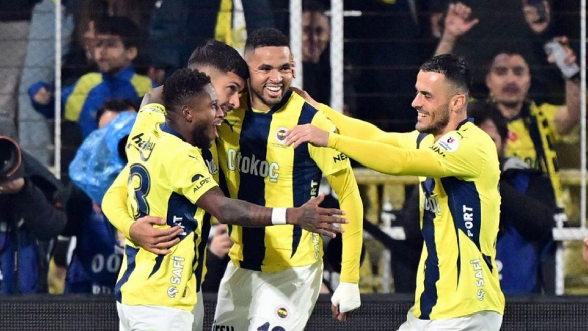 Fenerbahçe, Gaziantep FK'yi 3-1 Yenerek 5. Galibiyetini Aldı