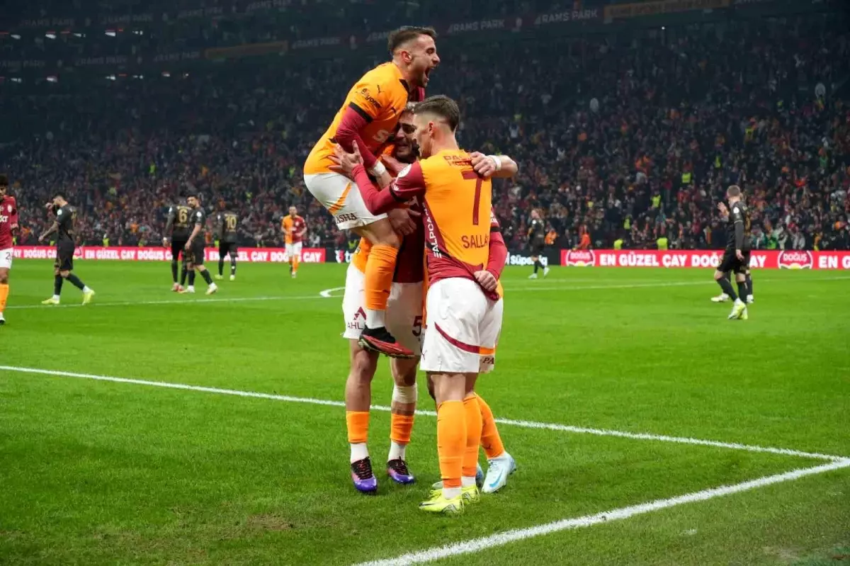 Galatasaray ve Fenerbahçe Süper Lig'de Zaferle Haftayı Kapattı