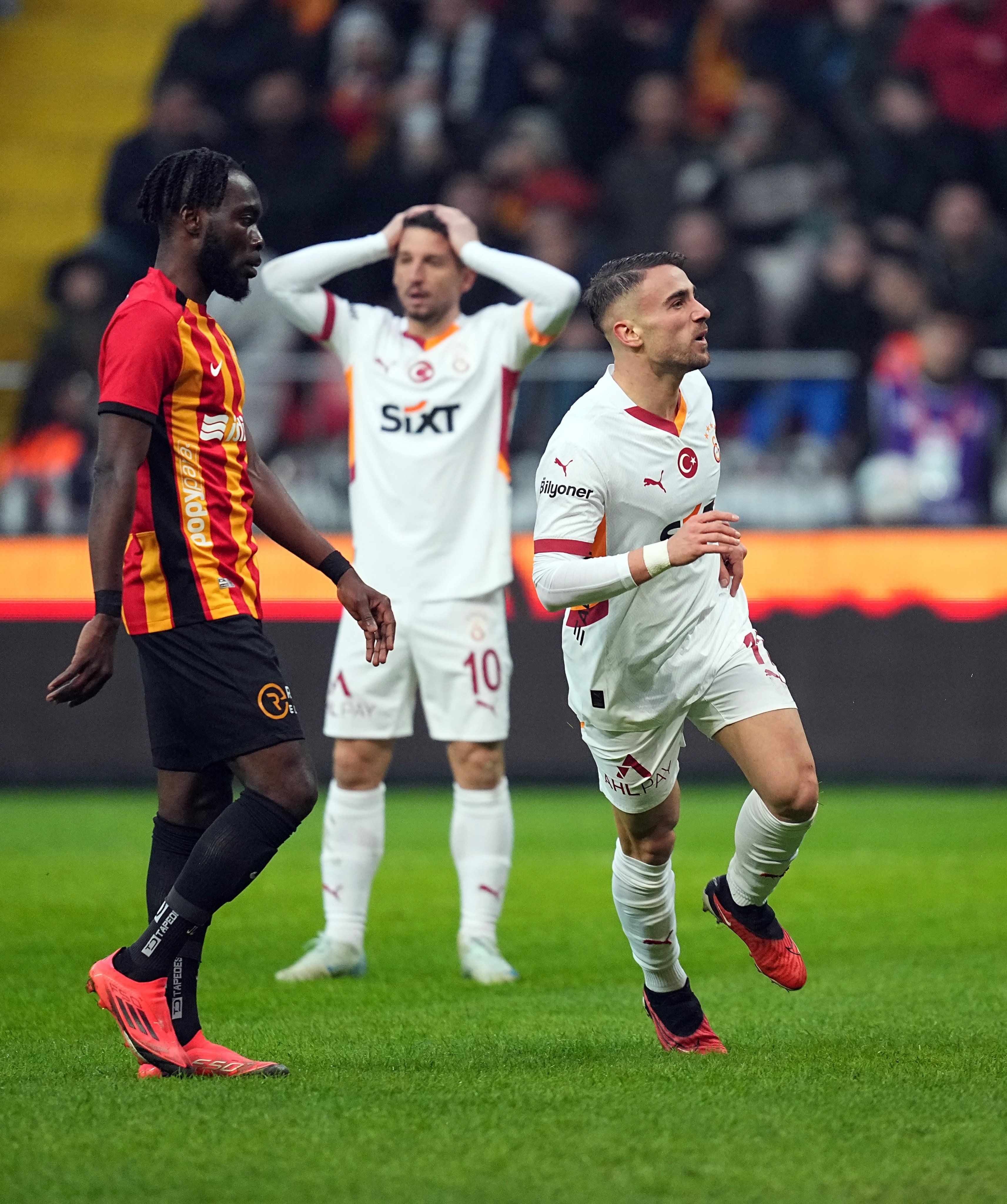 Galatasaray'ın Süper Lig Performansı: Gol Krallığı ve Savunma Sorunları