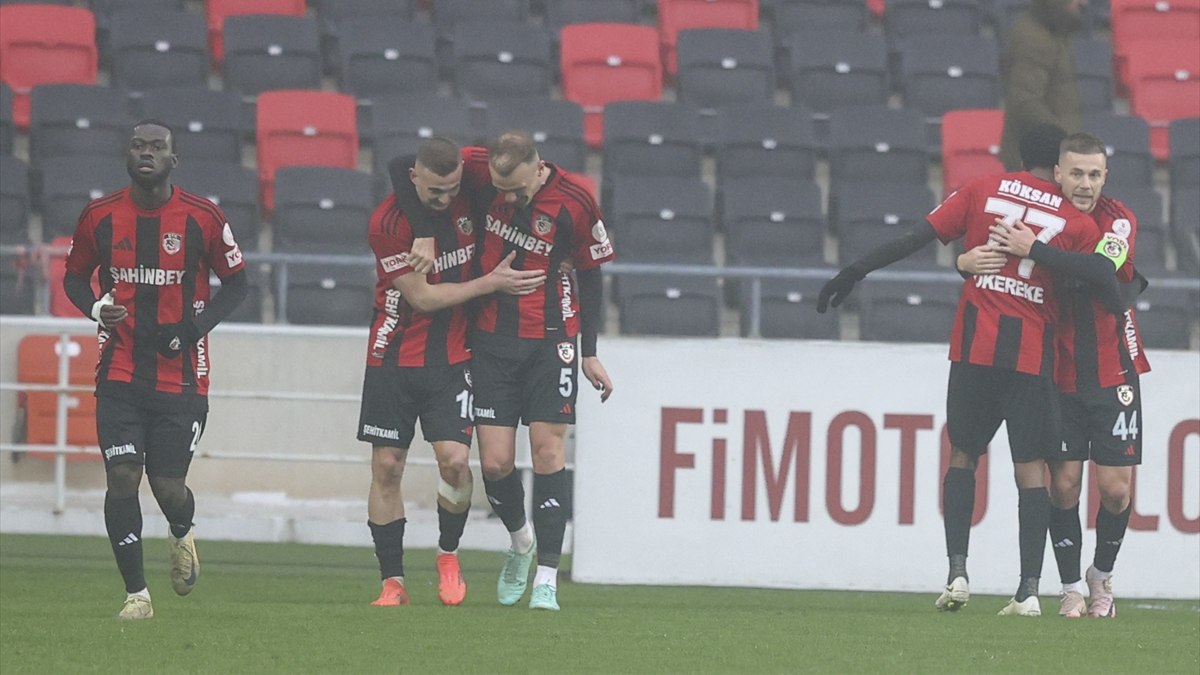 Gaziantep FK, Antalyaspor'u 2-0 Mağlup Ederek İç Sahada Galibiyet Serisini Sürdürüyor