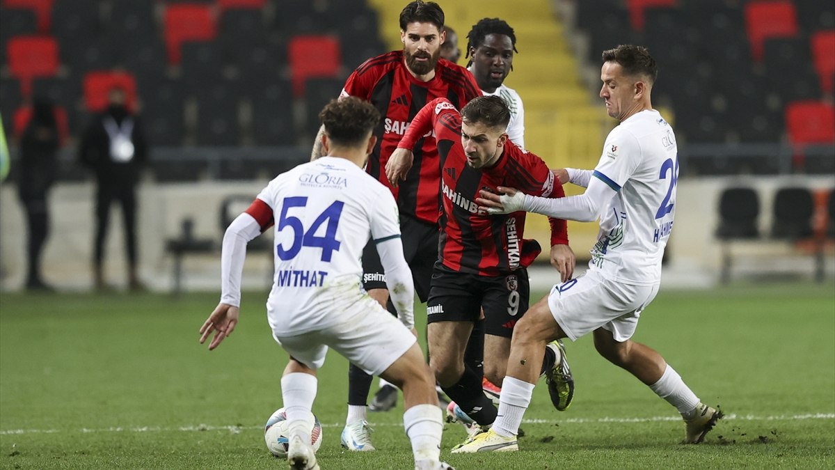 Gaziantep FK, Rizespor'u 1-0 Yenerek Üst Üste 3. Galibiyetini Aldı