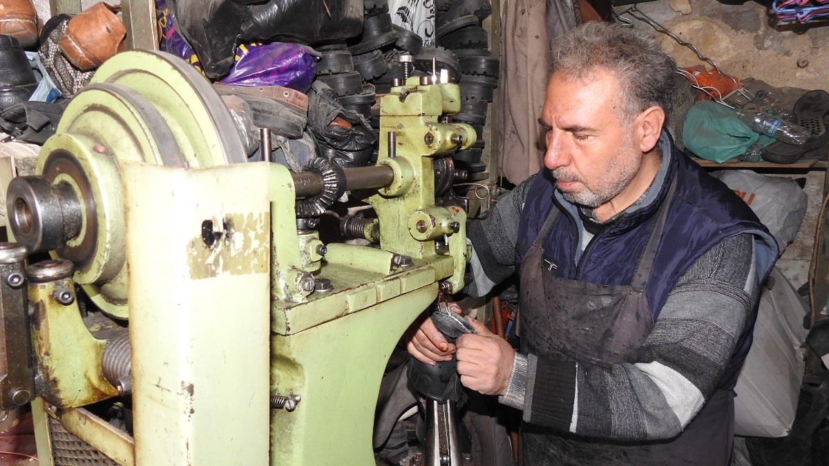 Gaziantep'te Ayakkabı Tamirciliğine Artan İlgi