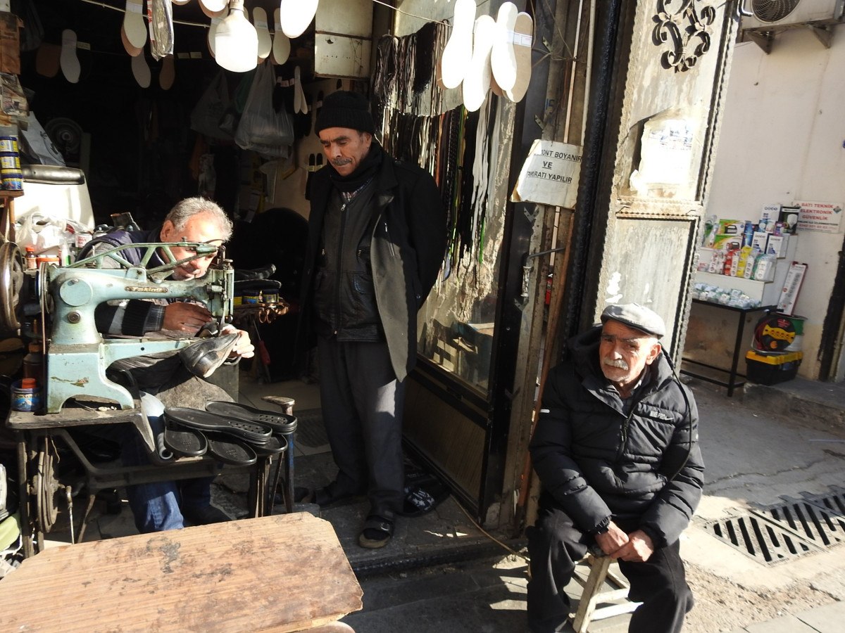 Gaziantep'te Ayakkabı Tamirciliğine Artan İlgi