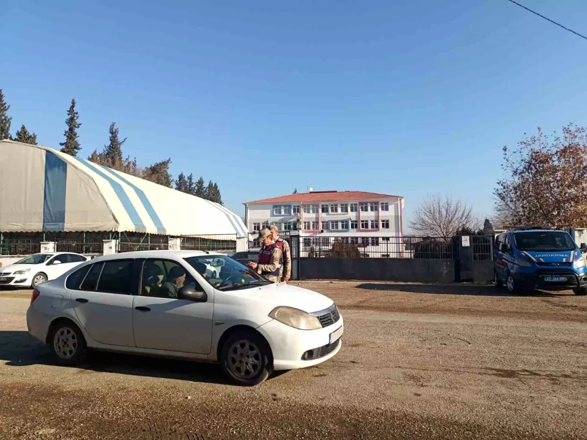 Gaziantep'te Huzurlu Okul Önleri ve Sokaklar Uygulaması Denetimleri