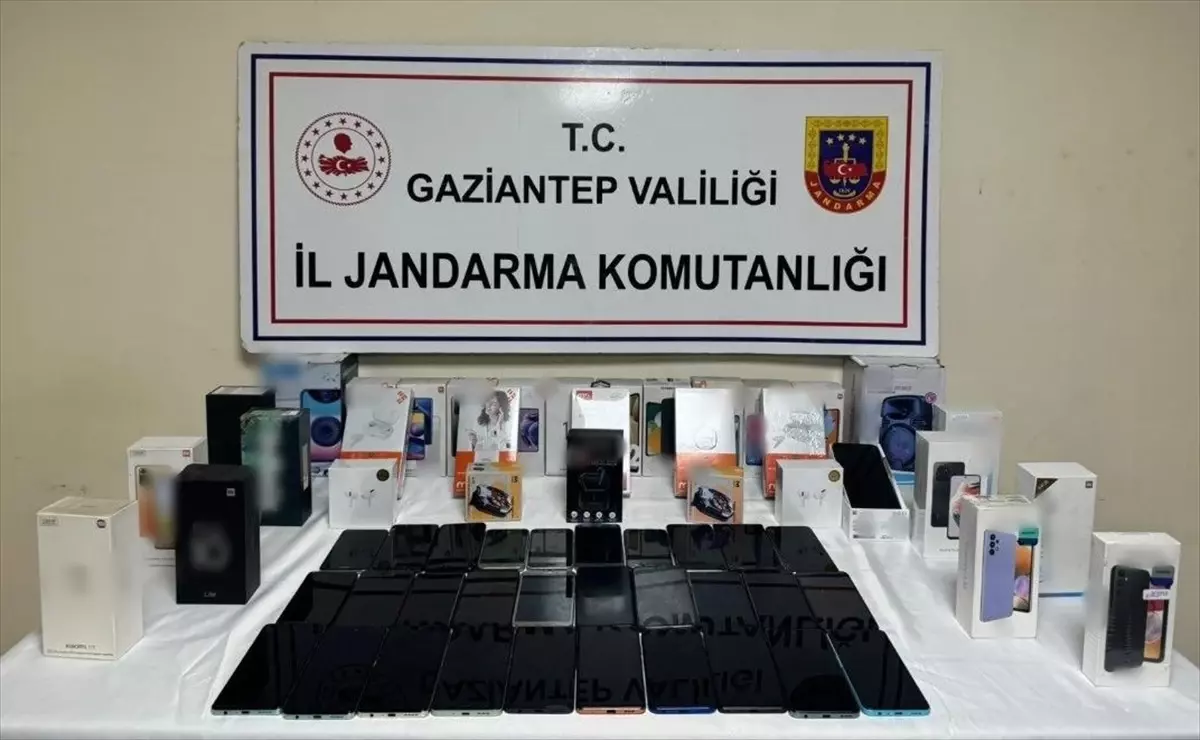 Gaziantep'te Kaçak Telefon Operasyonu