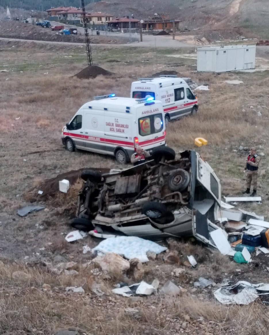 Gaziantep'te Minibüs Devrildi: 1 Ölü, 3 Yaralı