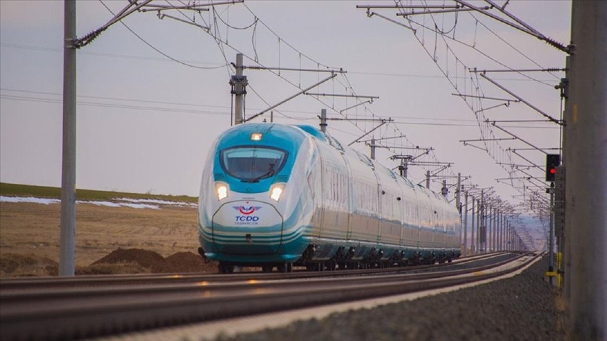 Hızlı Tren Hat Uzunluğu 2027'ye Kadar 4 Bin 122 Kilometreye Ulaşacak