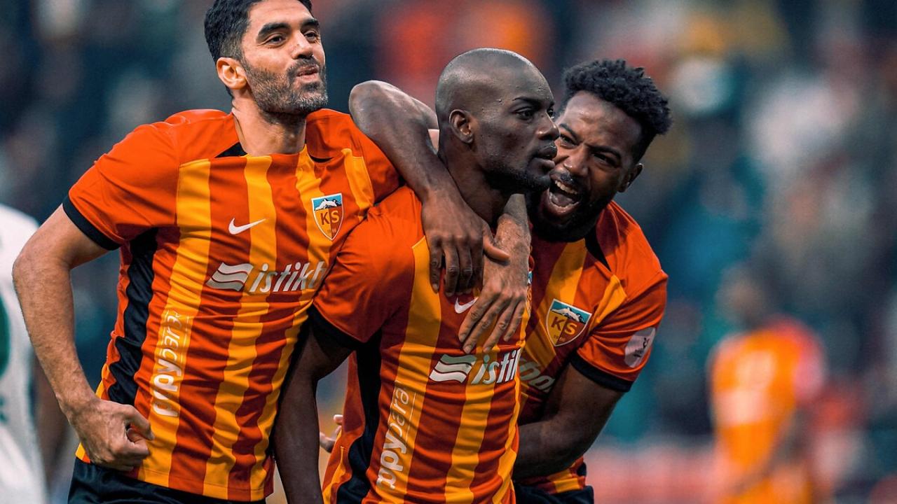 Kayserispor, Alanyaspor'u 2-0 Yenerek Önemli Bir Galibiyet Aldı