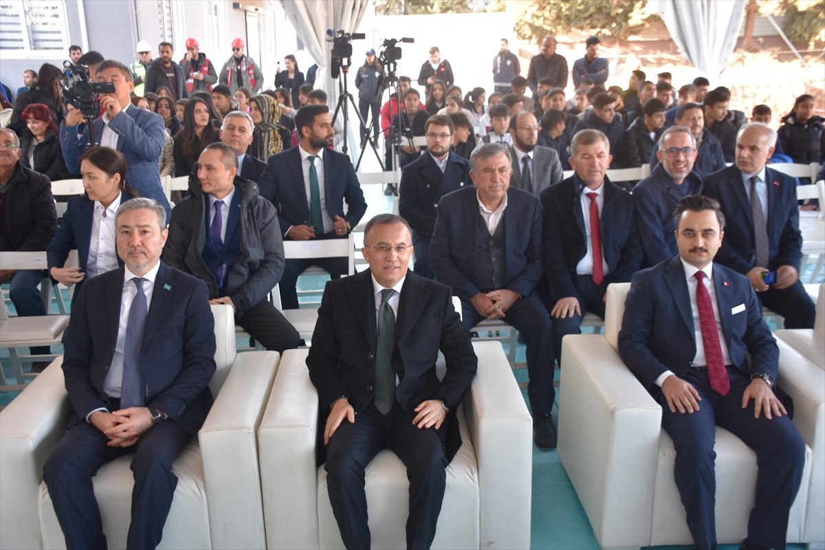 Kazakistan, Gaziantep'te Depremzedeler İçin Okul İnşa Edecek