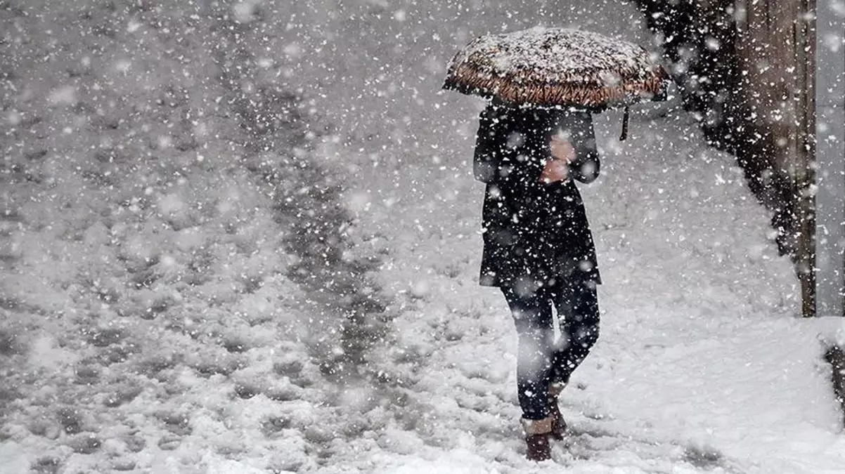 Meteoroloji'den İstanbul ve Diğer Kentlere Yoğun Kar ve Sağanak Yağışı Uyarısı