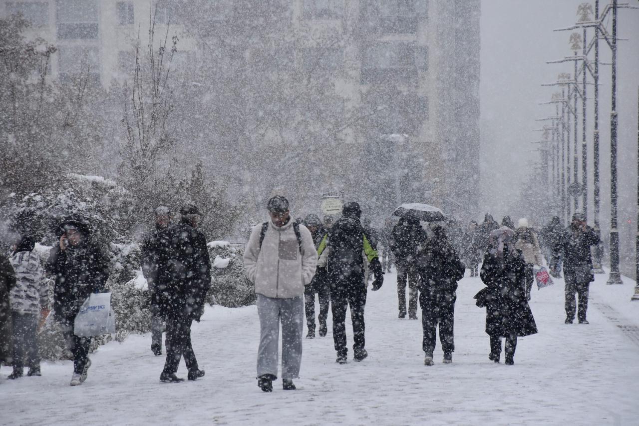 Meteoroloji'den Kar Uyarısı: Ankara ve Diğer İllerde Hava Durumu