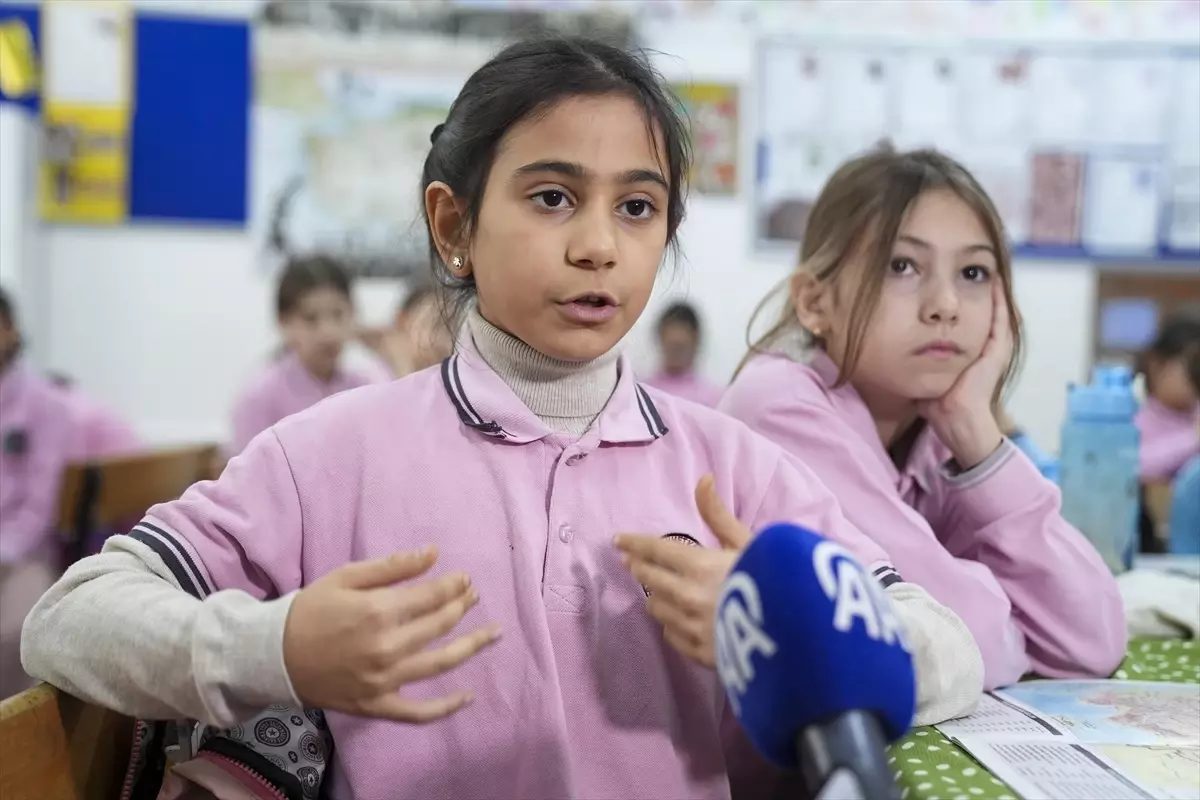 Öğrencilerin Suriye'ye Dönen Arkadaşları İçin Duygu Yüklü Veda Töreni