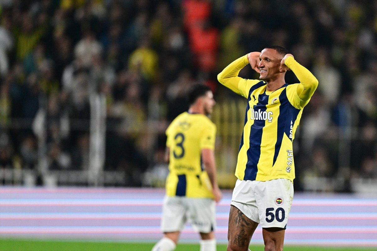 Rodrigo Becao, Fenerbahçe'nin Gaziantep FK'ya Karşı Galibiyetinde Öne Çıktı