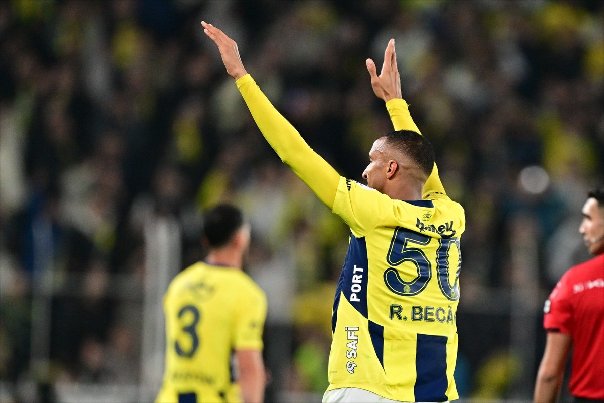 Rodrigo Becao, Fenerbahçe'nin Gaziantep FK'ya Karşı Galibiyetinde Öne Çıktı