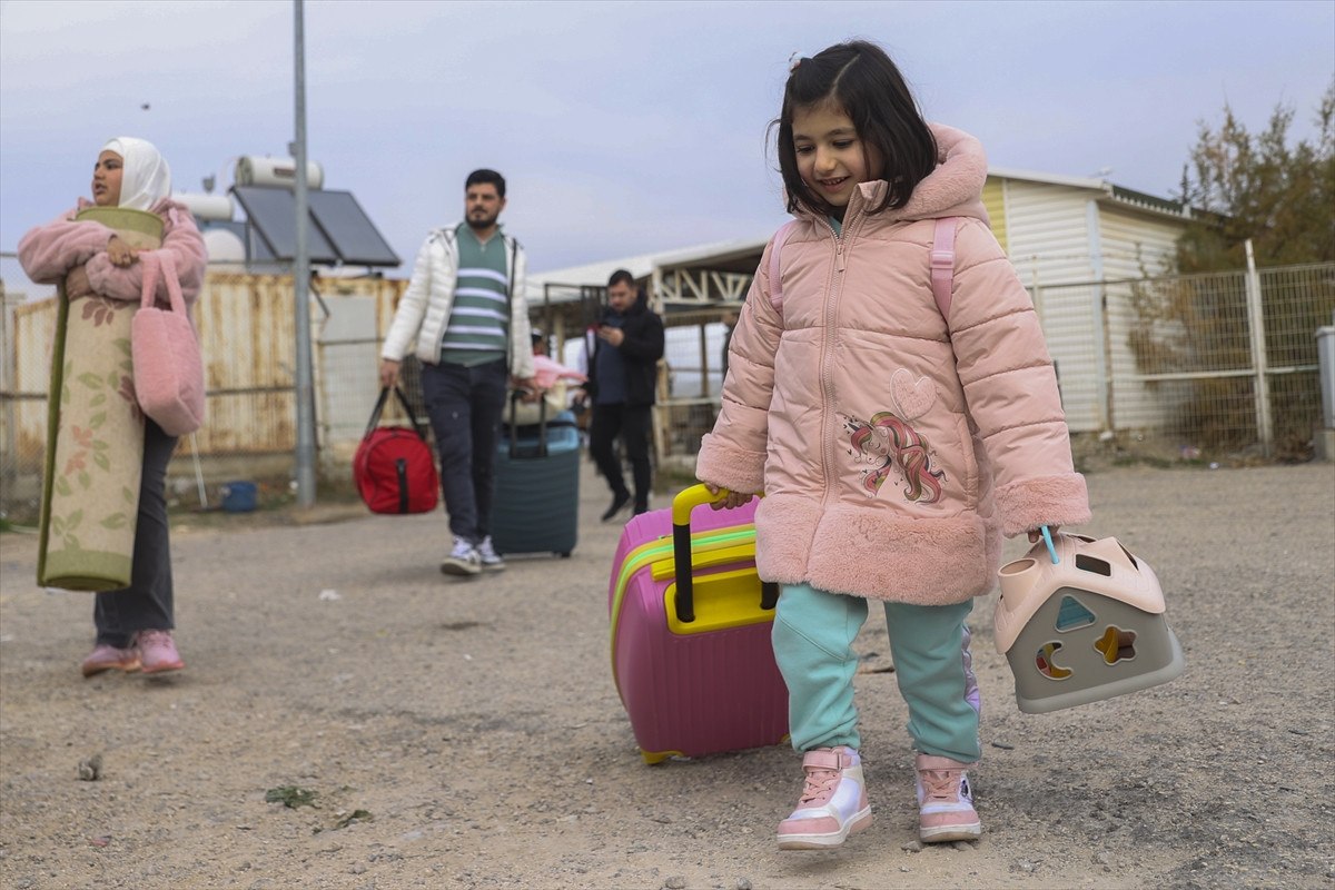 Suriyeli Çocuklar Türkiye'den Vatanlarına Dönüyor