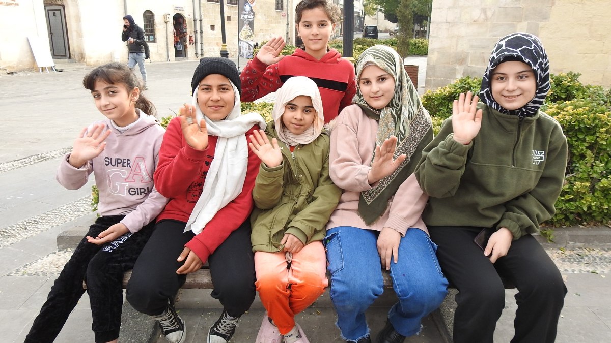 Suriyeli Çocukların Esad Rejiminin Düşüşüyle Ülkelerine Dönüş Heyecanı