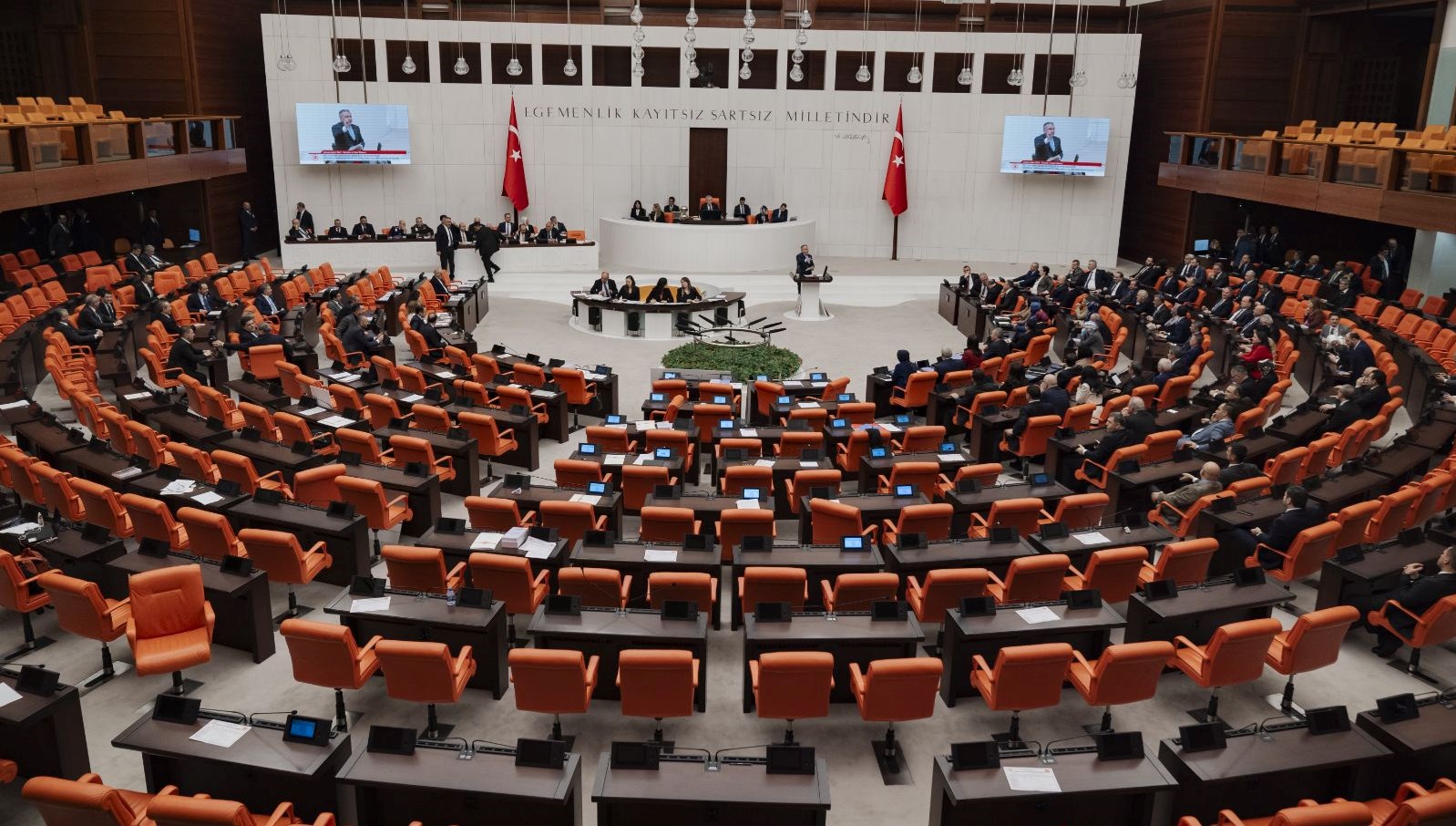 TBMM'de Yoğun Gündem: Adalet Komisyonu ve Bütçe Görüşmeleri