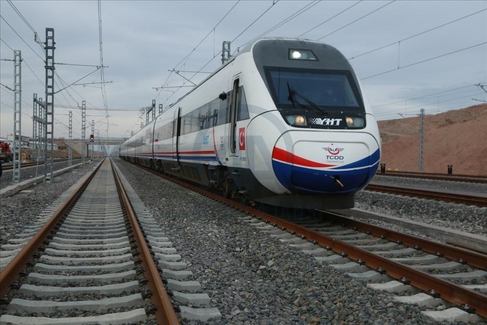 Türkiye'de Hızlı Tren Projeleri ile Seyahat Süreleri Kısalıyor