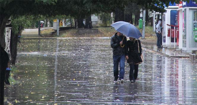 Türkiye'de Şiddetli Yağış ve Sert Lodos Uyarısı