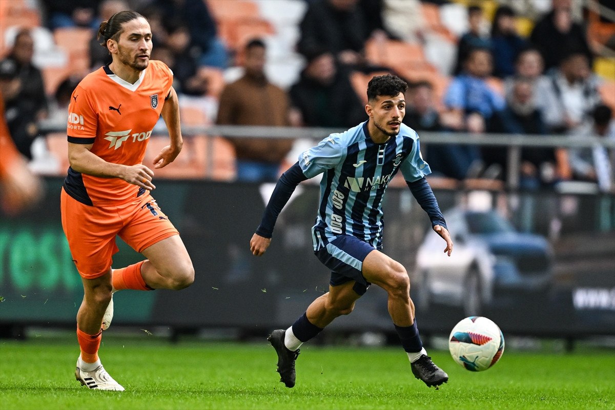 Başakşehir, Adana Demirspor'u 1-0 Yenerek Galibiyet Aldı