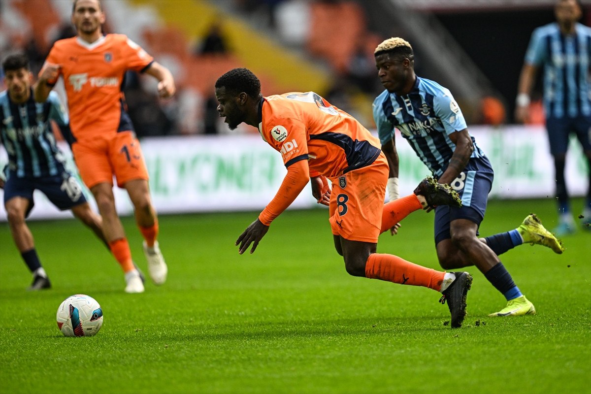 Başakşehir, Adana Demirspor'u 1-0 Yenerek Galibiyet Aldı