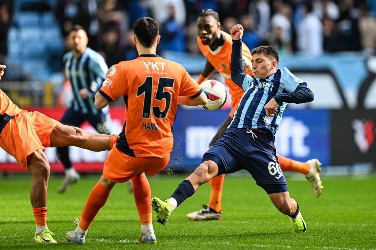 Başakşehir, Adana Demirspor'u 1-0 Yenerek Galibiyet Aldı