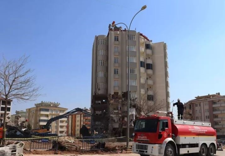 Depremde 134 Can Kaybı: Müteahhidi 21 Yıl Hapis Cezası Aldı