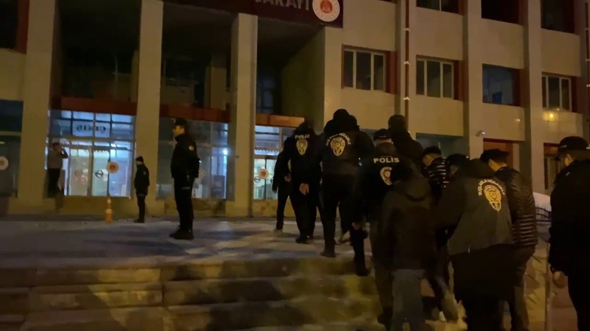 Erzurum'da Sahte Araç Kiralama Operasyonu: 96 Şüpheli Yakalandı