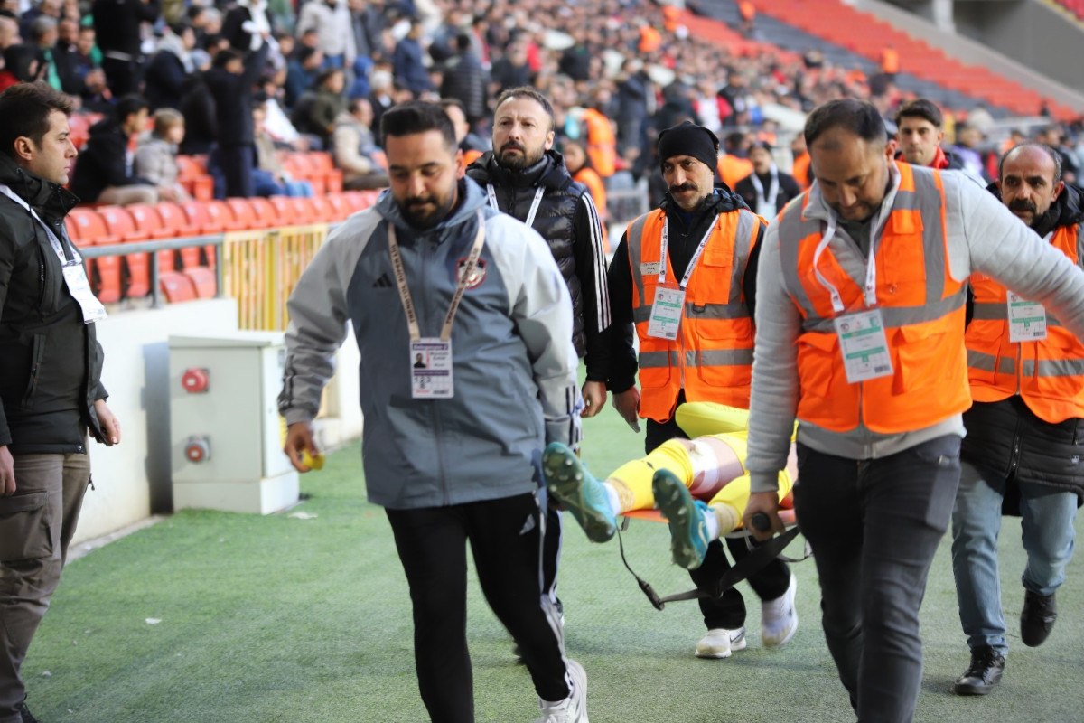 Gaziantep FK Kalecisi Mustafa Burak Bozan Hastaneye Kaldırıldı