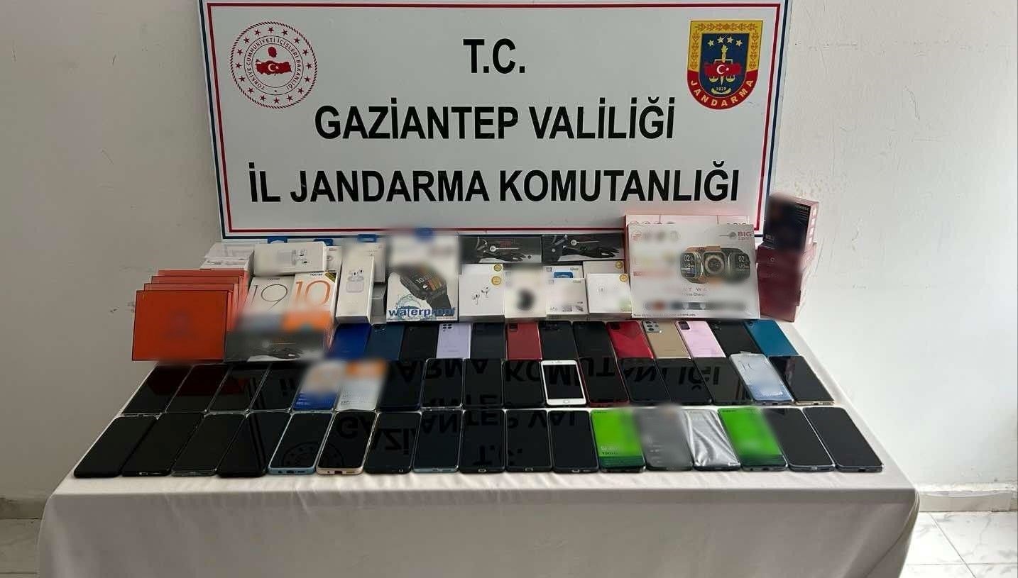 Gaziantep'te 1 Milyon TL Değerinde Kaçak Malzeme Ele Geçirildi