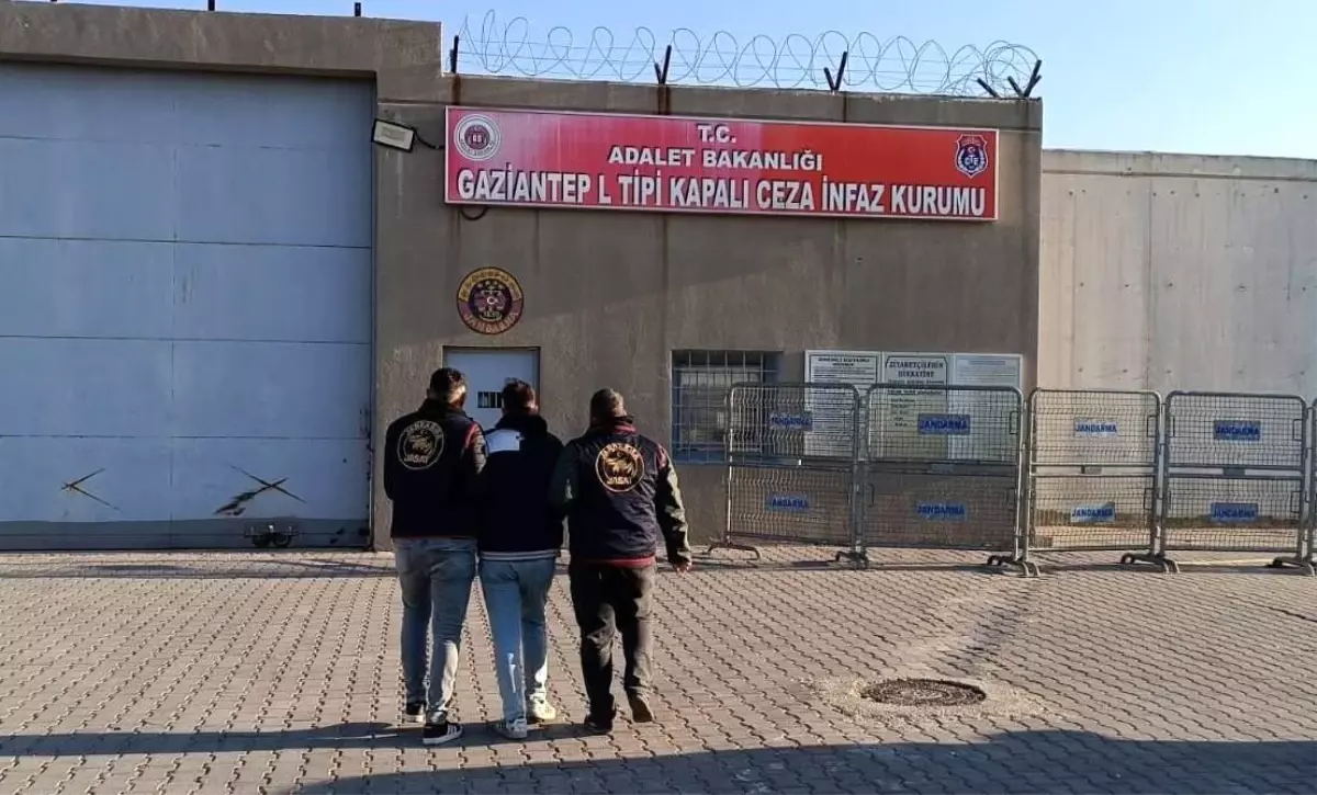 Gaziantep'te Aranan Suçlu Jandarma Tarafından Yakalandı