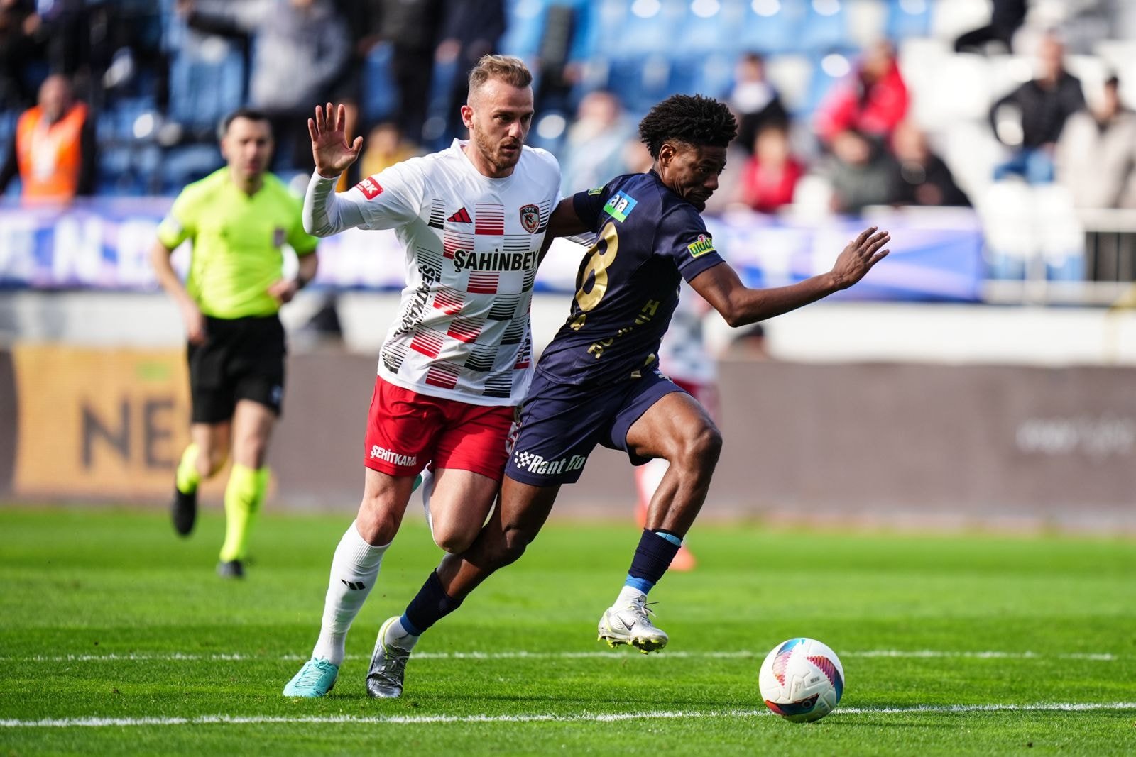 Kasımpaşa ile Gaziantep FK Arasında Gol Dolu Mücadele 2-2 Sona Erdi