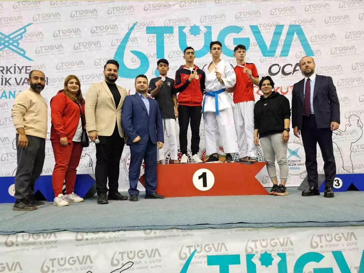 Şahinbey Belediye Spor Kulübü Adana'da Karate Şampiyonasında Madalya Yağmuru